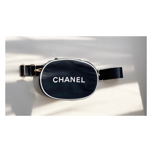 CHANEL Handbags - SALE 🔥 Chanel 1990’s Oval Crossbody/Belt Bag